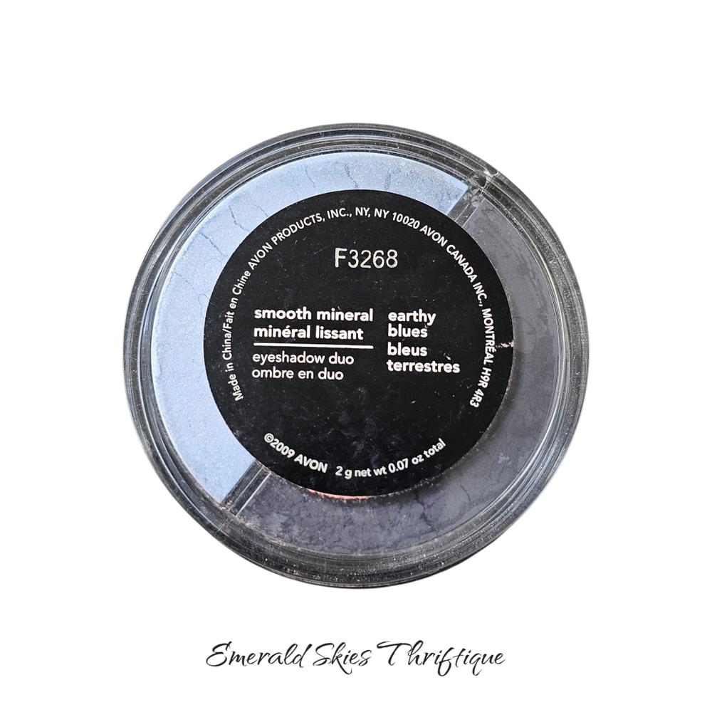 Avon smooth mineral eyeshadow duo -earthy Blue.